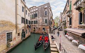 Loft San Stae 18.27